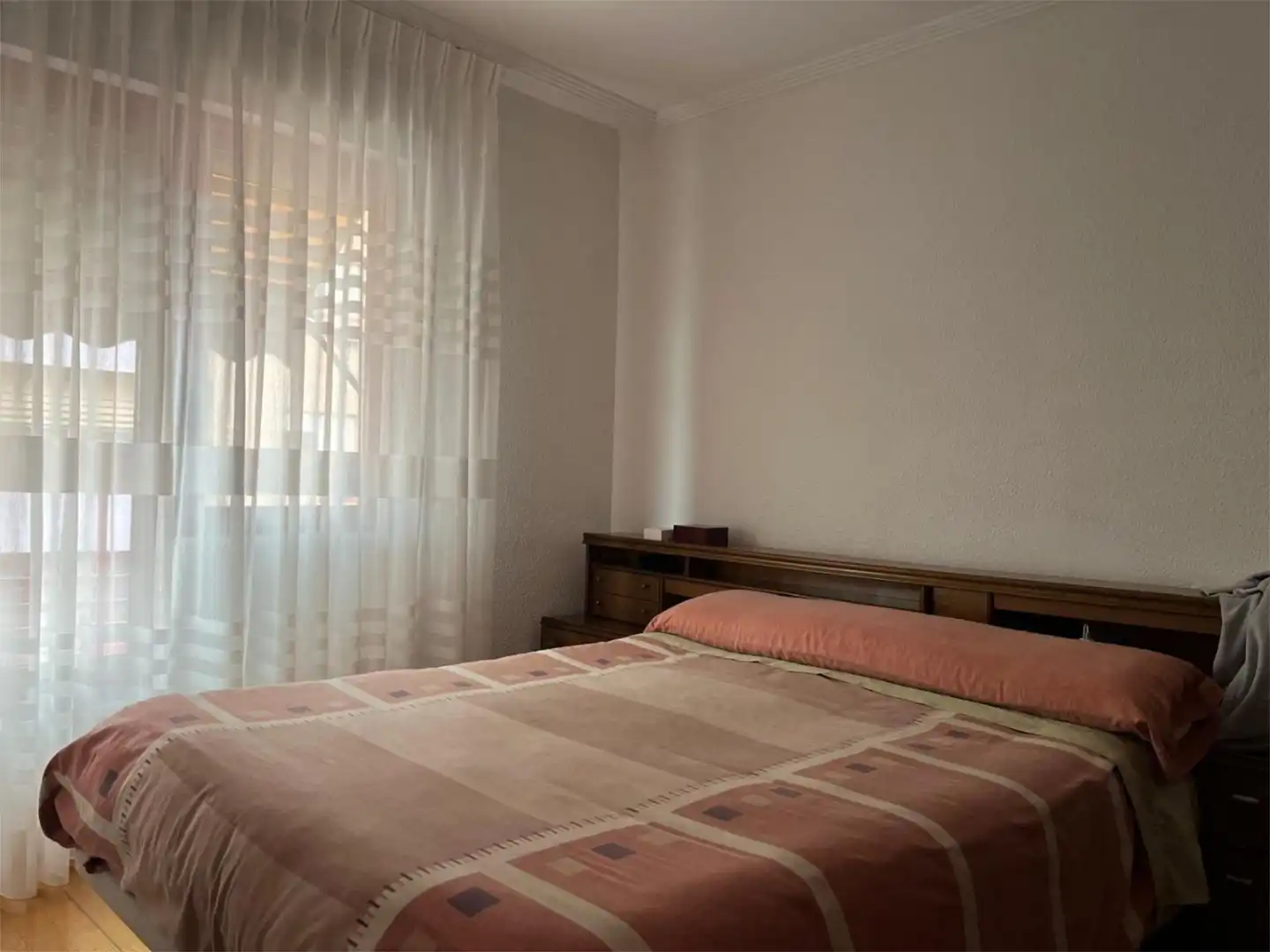 Pis en venda a Carrer Pardo Gimeno, 48, Babel Dormitori de Pis en venda en Alicante / Alacant amb Aire condicionat
