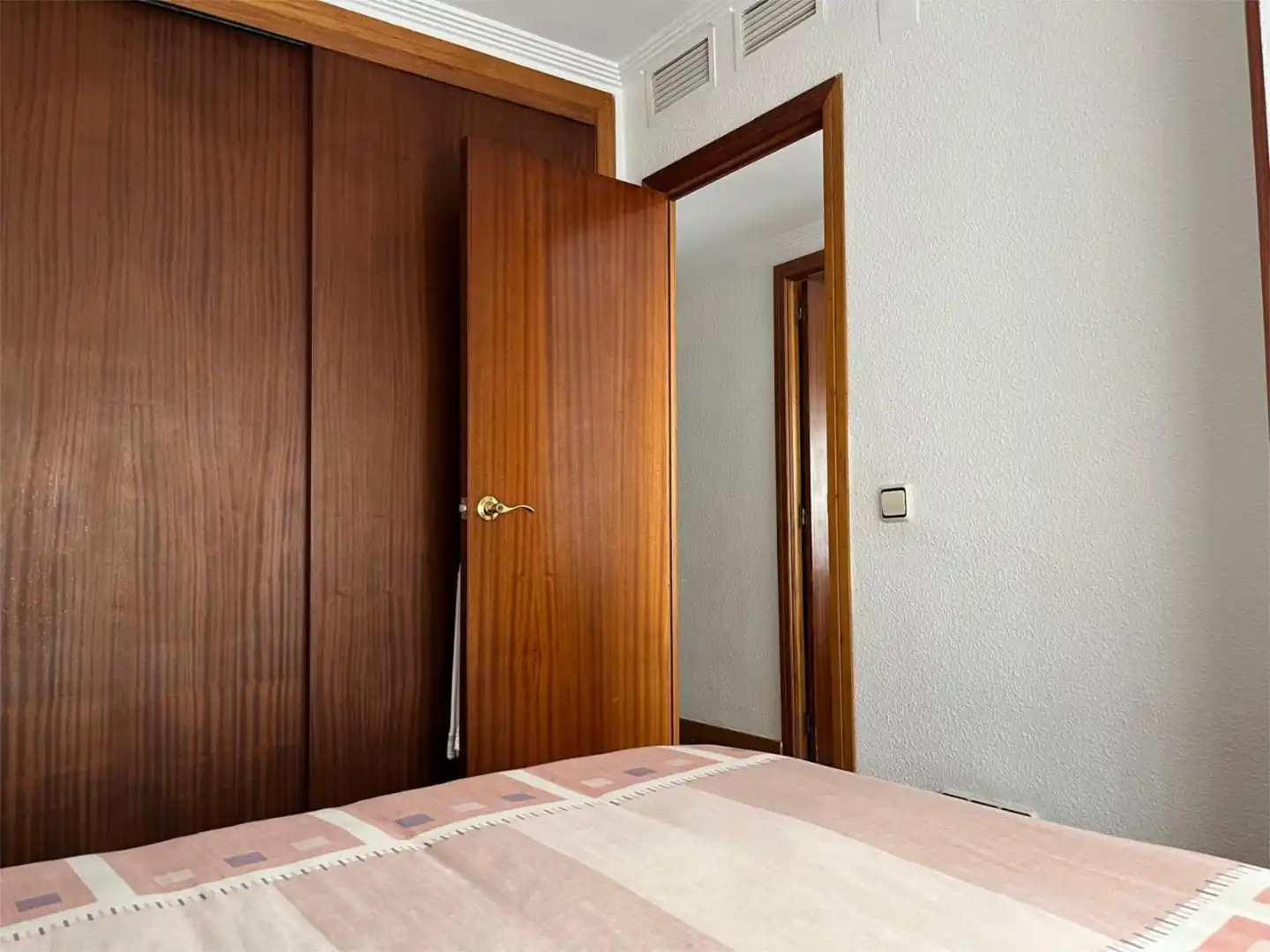Pis en venda a Carrer Pardo Gimeno, 48, Babel Dormitori de Pis en venda en Alicante / Alacant amb Aire condicionat