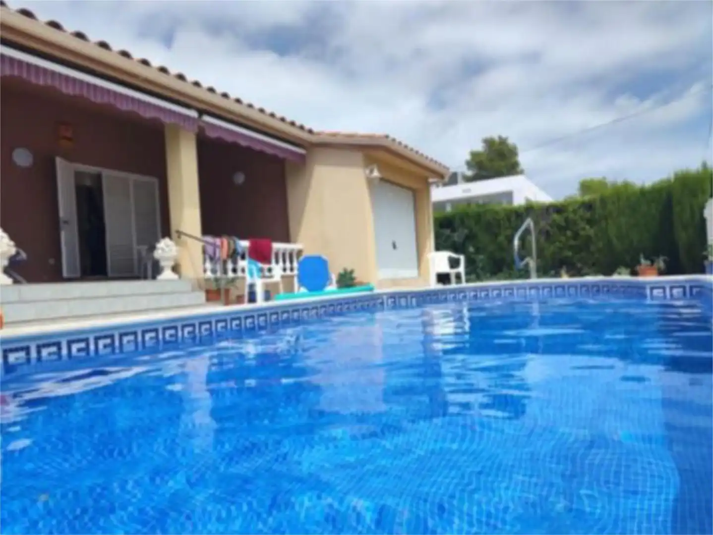 Schwimmbecken von Wohnung zum Verkauf in L'Ametlla de Mar  mit Klimaanlage, Heizung und Privatgarten