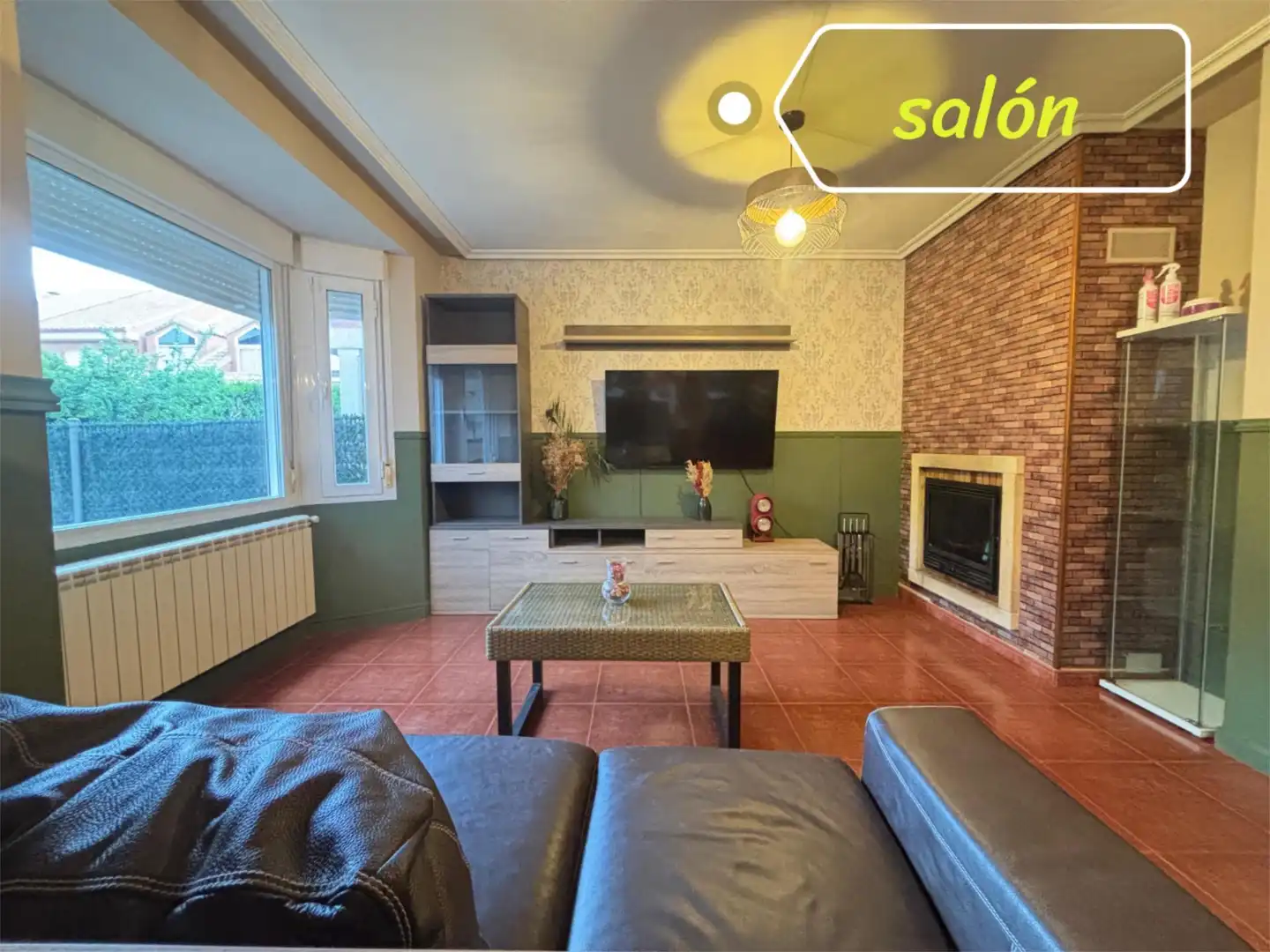 Sala d'estar de Casa adosada en venda en Aldeamayor de San Martín amb Terrassa