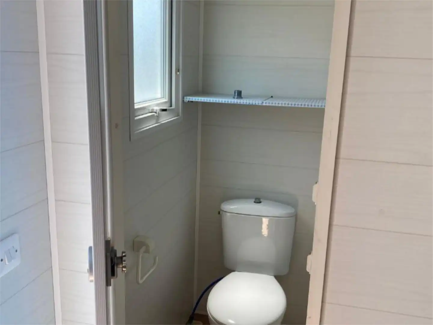 Baño de Piso en venta en Fernán-Núñez con Aire acondicionado, Calefacción y Amueblado