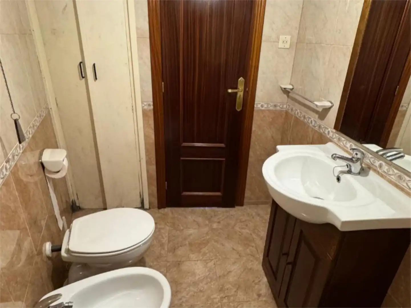 Flat for sale in Aldea Tablao, 20, Mieres (Asturias) Bathroom of Flat for sale in Mieres (Asturias) with Terrace and Balcony