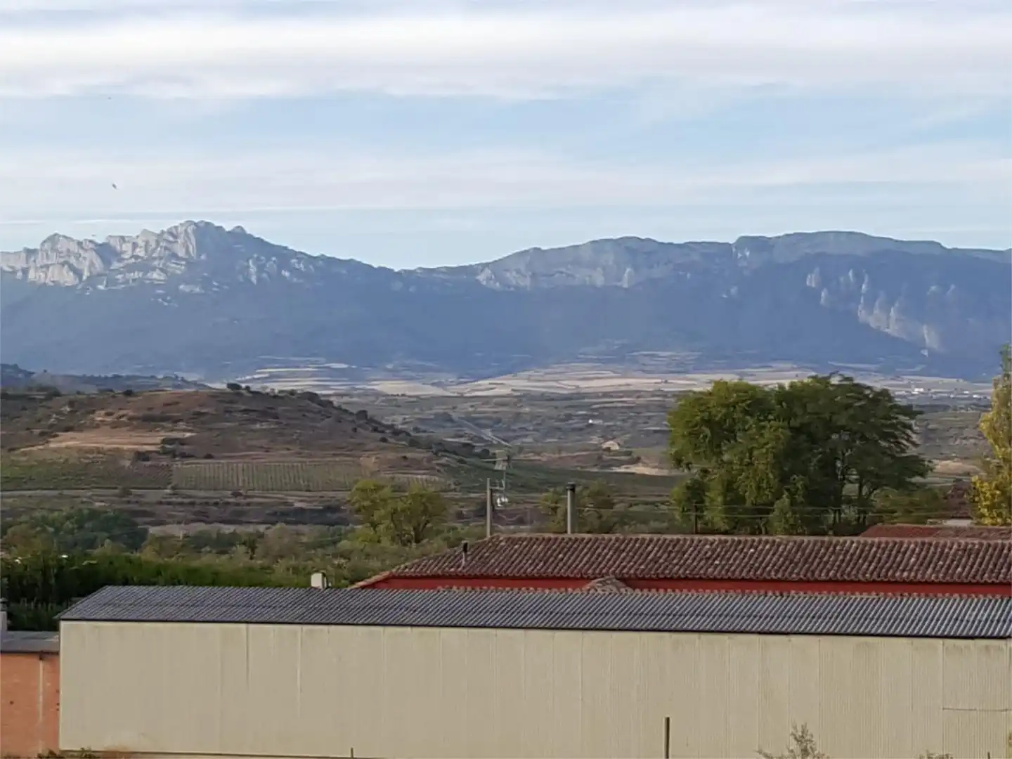 Vista exterior de Casa adosada en venta en  Logroño con Terraza