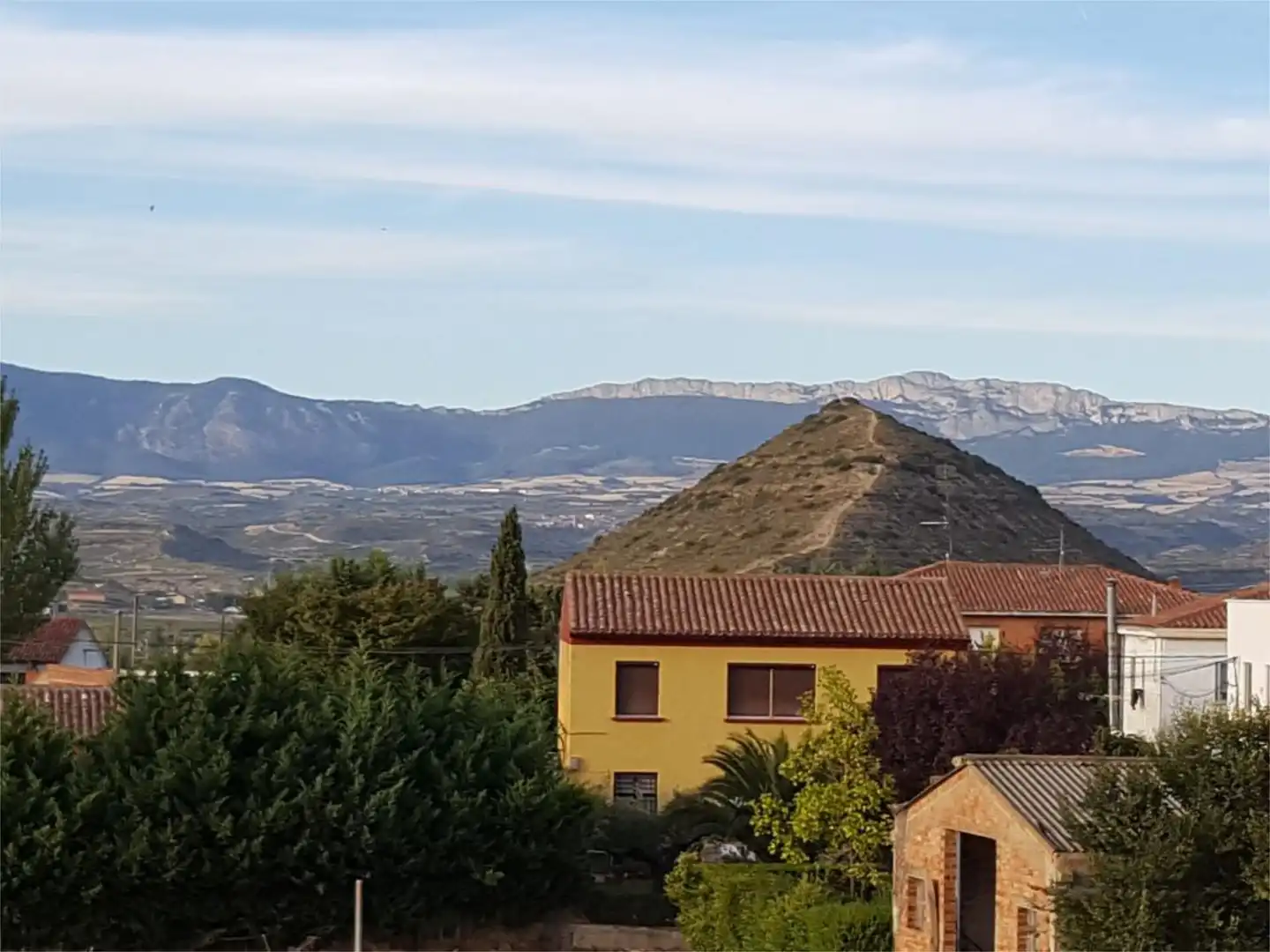 Vista exterior de Casa adosada en venta en  Logroño con Terraza