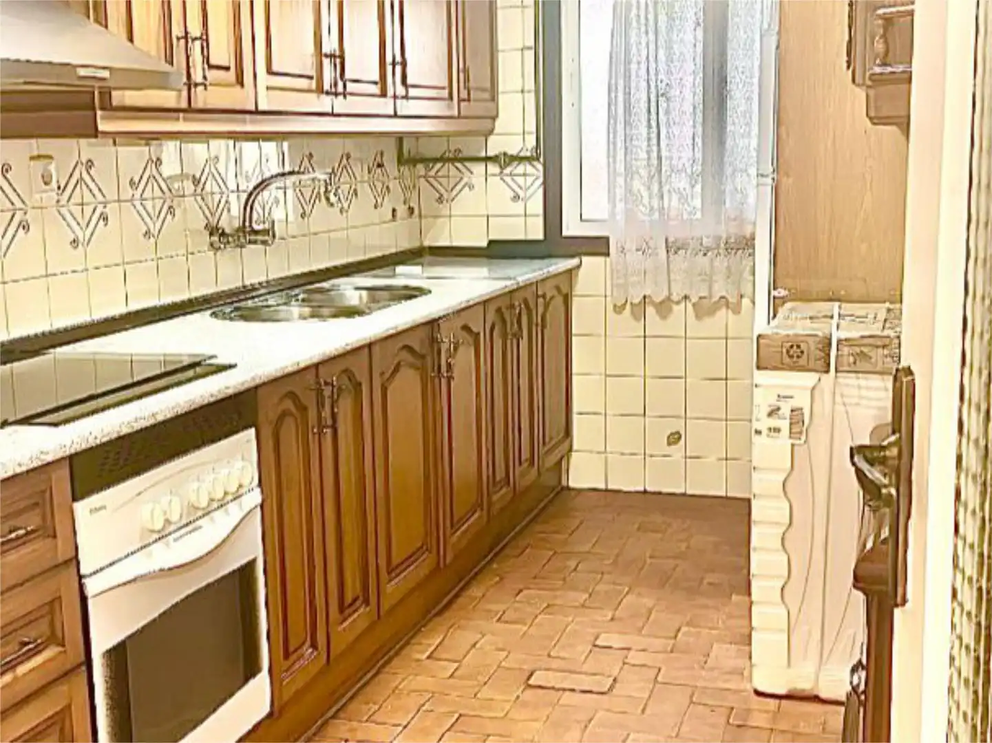 Piso en venta en Calle Julio Moreno Dávila, 2, Cartuja Cocina de Piso en venta en Granada Capital con Balcón