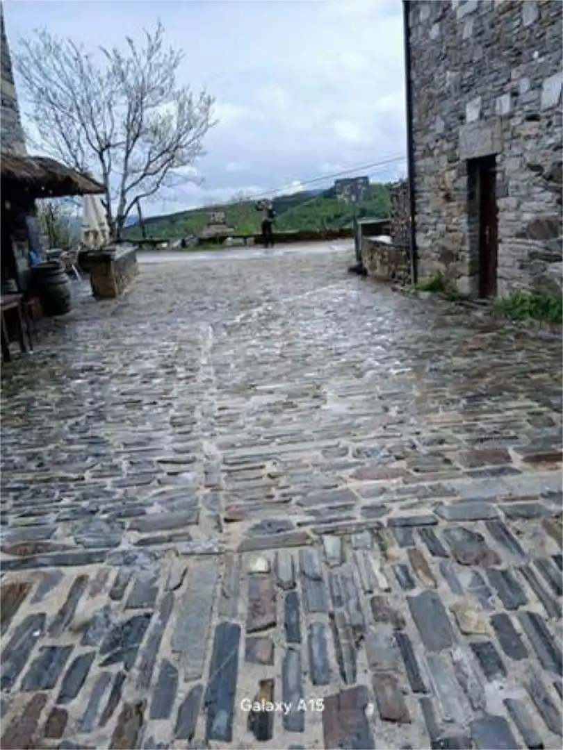 Local de lloguer a Pedrafita do Cebreiro Vista exterior de Local de lloguer en Pedrafita do Cebreiro