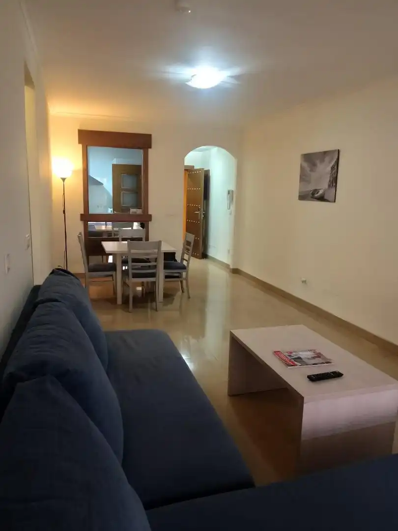 Apartamento de alquiler en Avenida Almerimar, 276, Almerimar Sala de estar de Apartamento de alquiler en El Ejido con Aire acondicionado, Jardín privado y Parquet