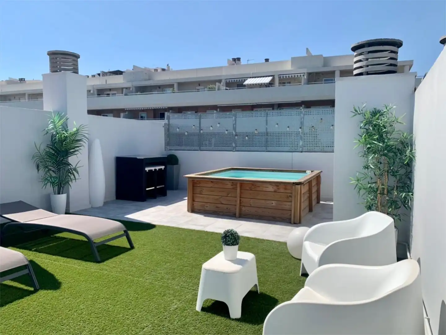Terrasse von Wohnung zum Verkauf in Algeciras mit Klimaanlage, Terrasse und Schwimmbad
