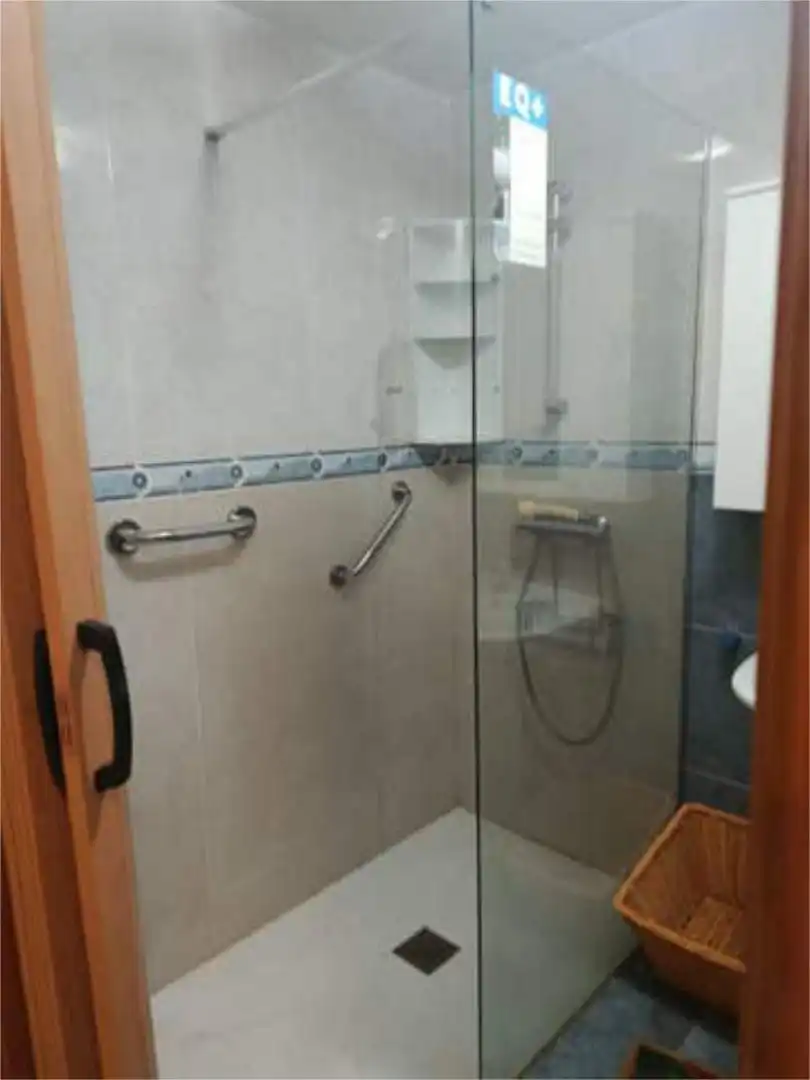 Pis en venda a A Capela Bany de Pis en venda en A Capela amb Calefacció, Terrassa i Traster