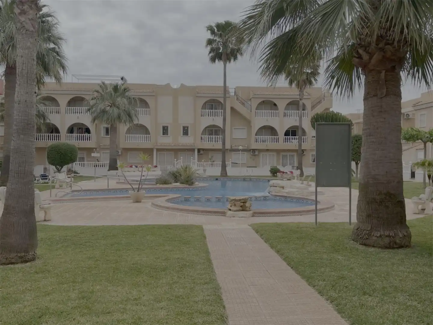Apartamento en venta en Calle Islas Columbretes, 3, Los Alcázares Vista exterior de Apartamento en venta en Los Alcázares con Aire acondicionado, Terraza y Piscina