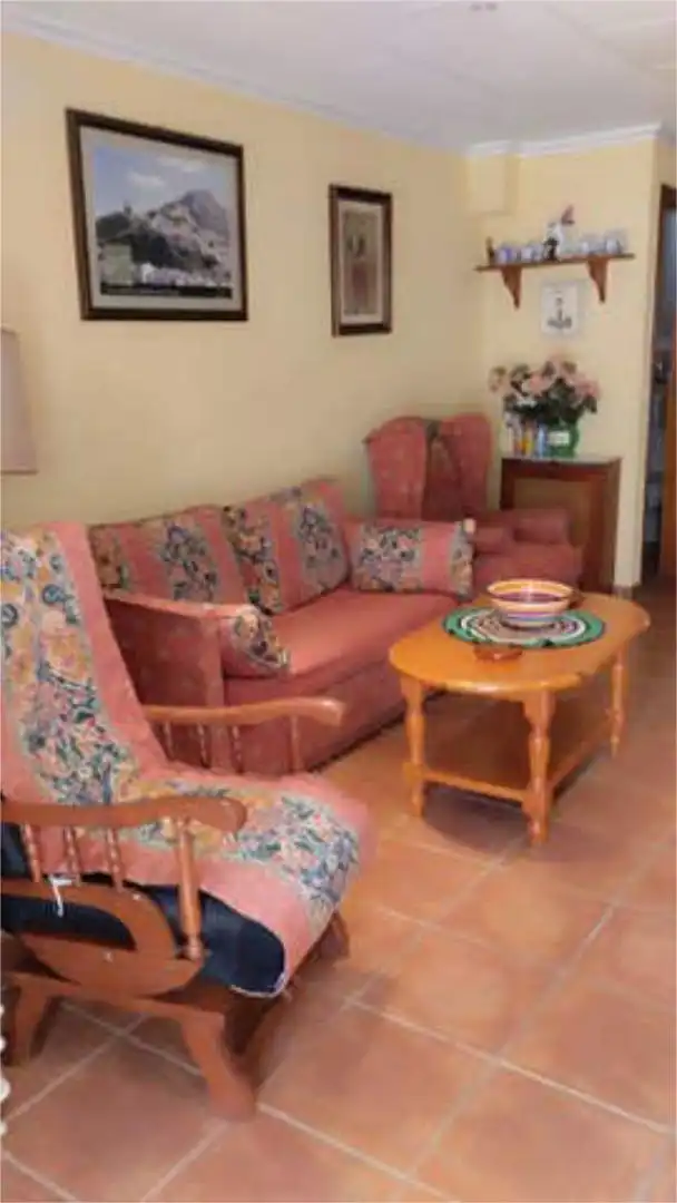 Casa adosada de alquiler en Campoamor Sala de estar de Casa adosada de alquiler en Orihuela con Jardín privado y Piscina
