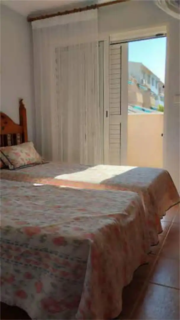 Casa adosada de alquiler en Campoamor Habitación de Casa adosada de alquiler en Orihuela con Jardín privado y Piscina
