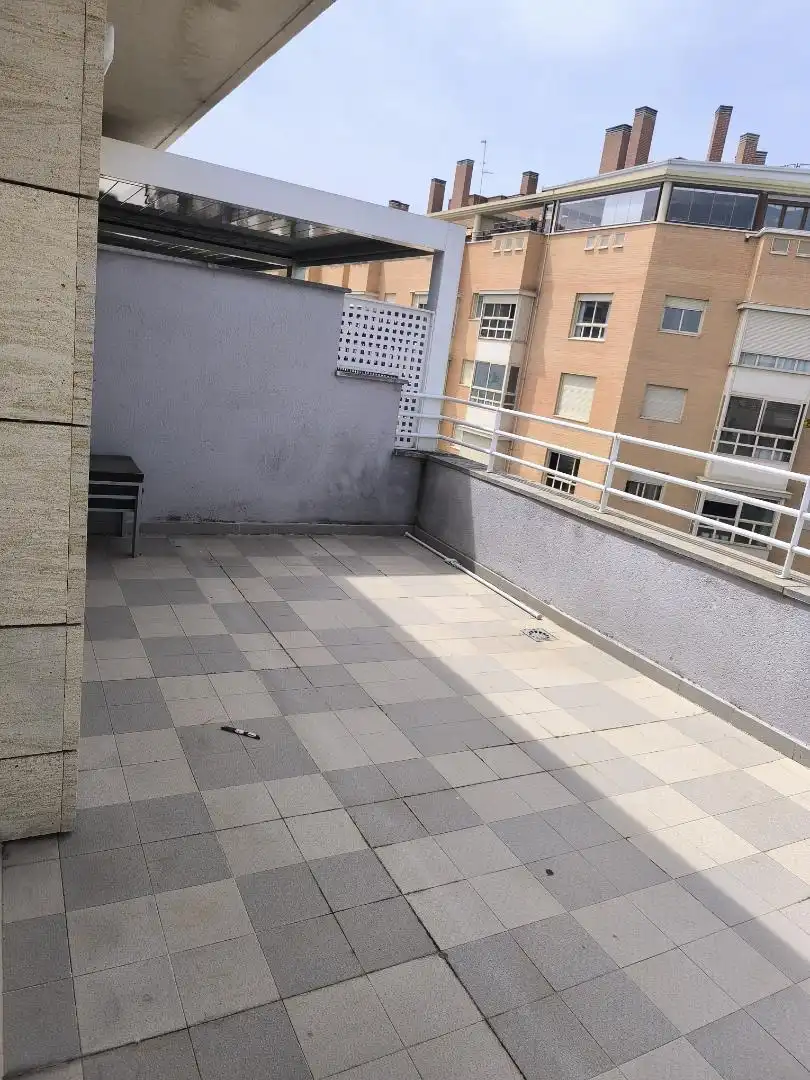 Àtic en venda a Calle de Nanclares de Oca, 26, Rejas Terrassa de Àtic en venda en Madrid Capital amb Aire condicionat, Terrassa i Piscina