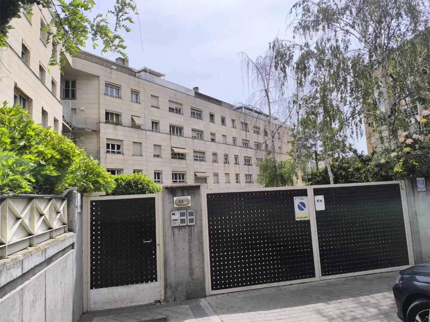 Àtic en venda a Calle de Nanclares de Oca, 26, Rejas Vista exterior de Àtic en venda en Madrid Capital amb Aire condicionat, Terrassa i Piscina