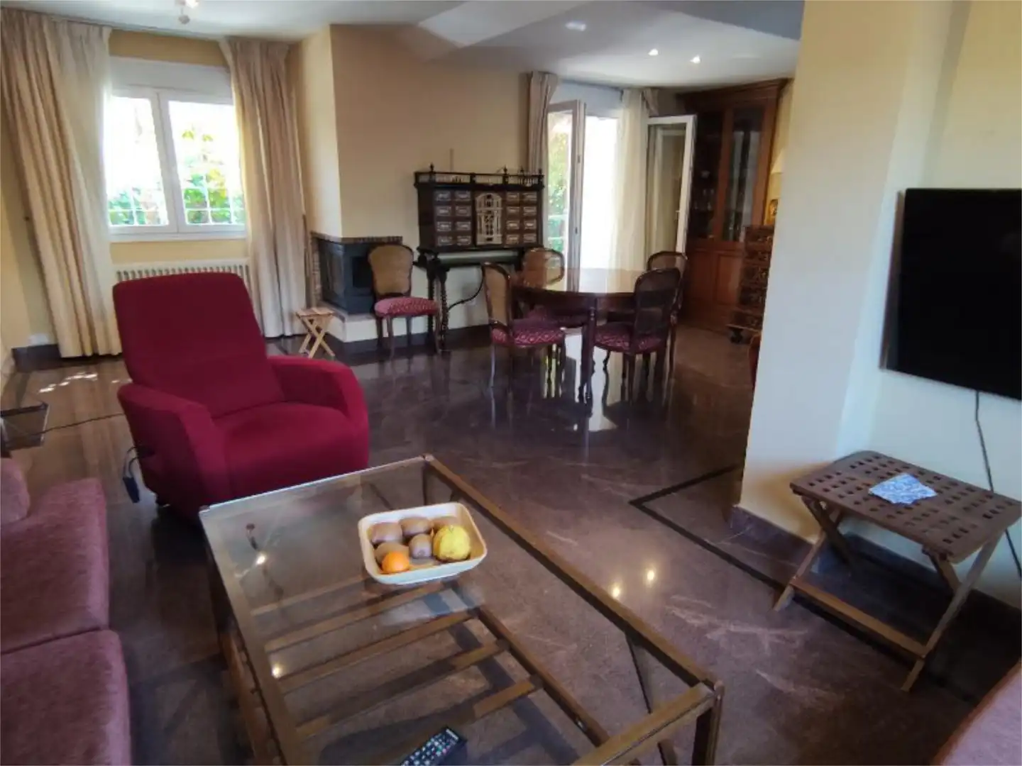 Sala d'estar de Casa adosada en venda en  Madrid Capital amb Aire condicionat i Terrassa