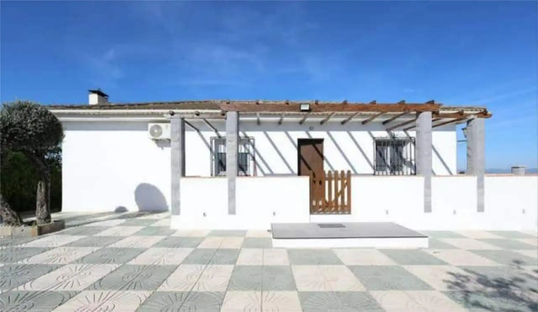 Houses for sale in Peligros Exterior view of Houses for sale in Peligros with Terrace and Swimming Pool