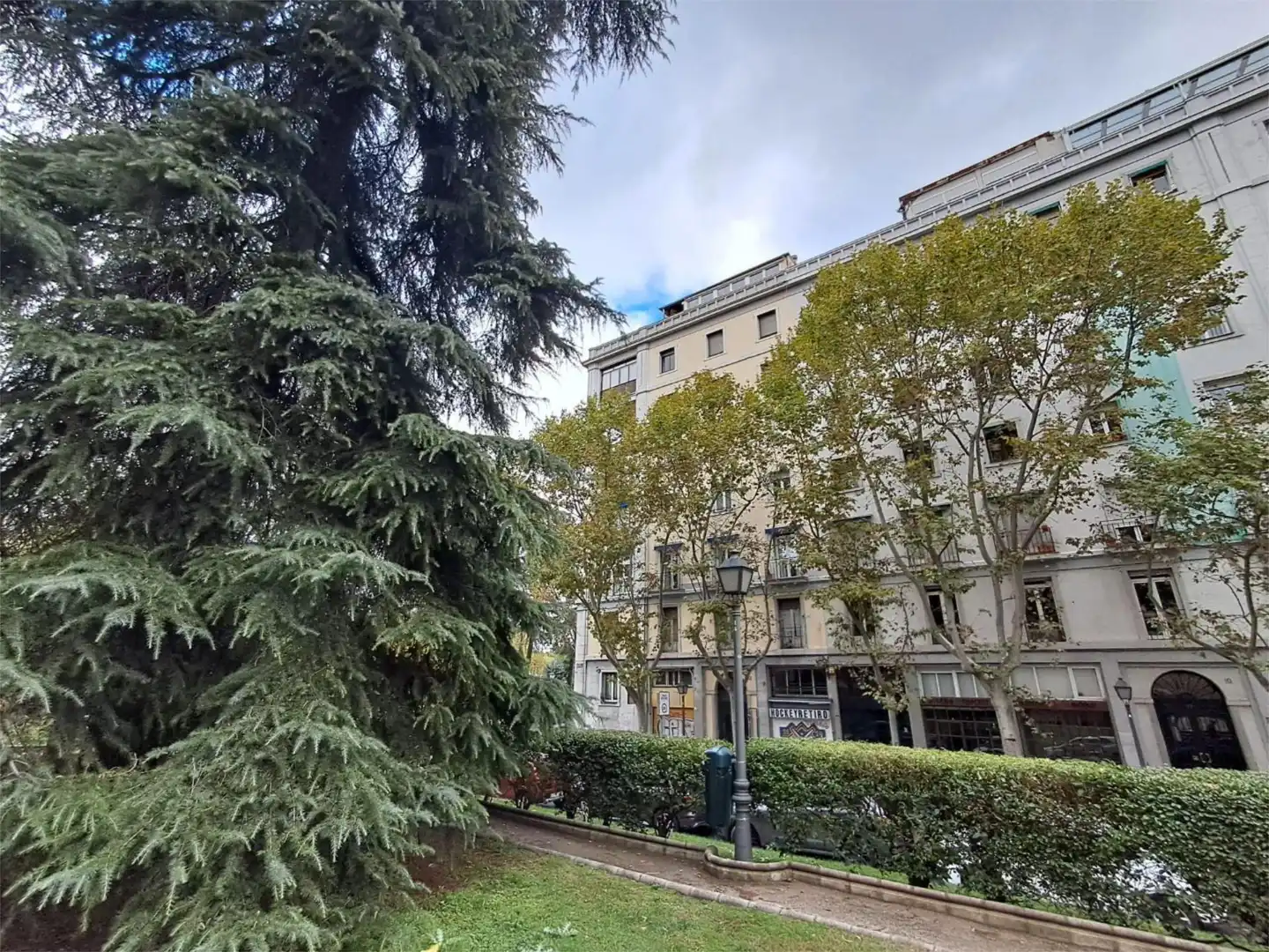 Piso en venta en Calle de la Anunciación, 12, Niño Jesús Vista exterior de Piso en venta en Madrid Capital con Aire acondicionado