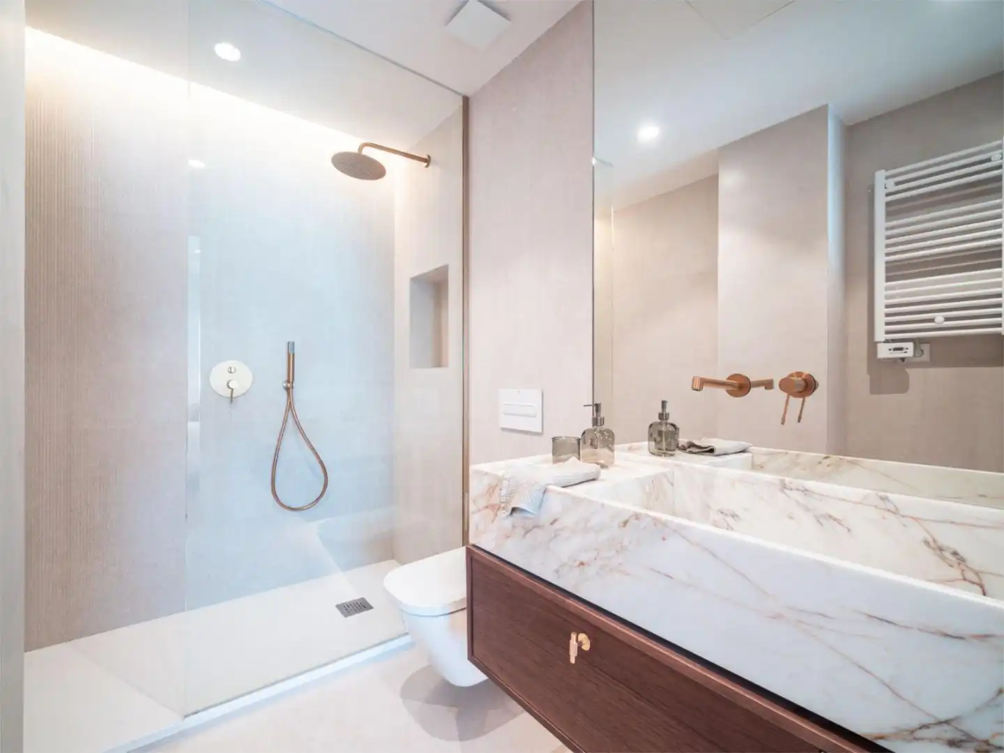 Piso en venta en Calle de la Anunciación, 12, Niño Jesús Baño de Piso en venta en Madrid Capital con Aire acondicionado