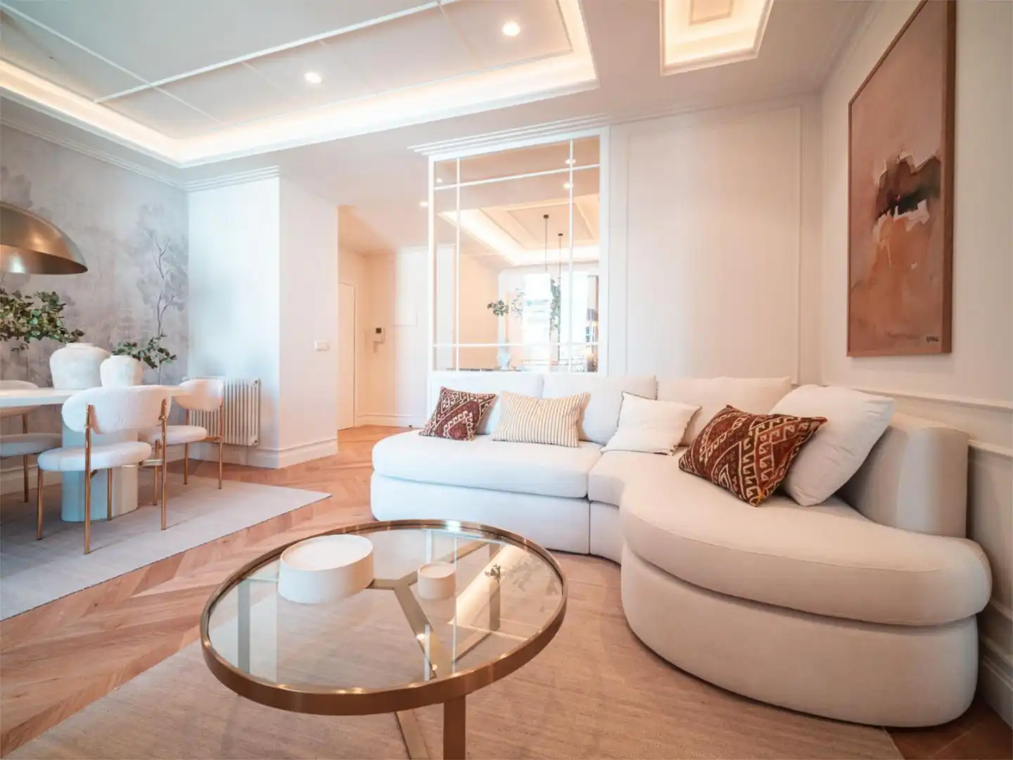Piso en venta en Calle de la Anunciación, 12, Niño Jesús Sala de estar de Piso en venta en Madrid Capital con Aire acondicionado