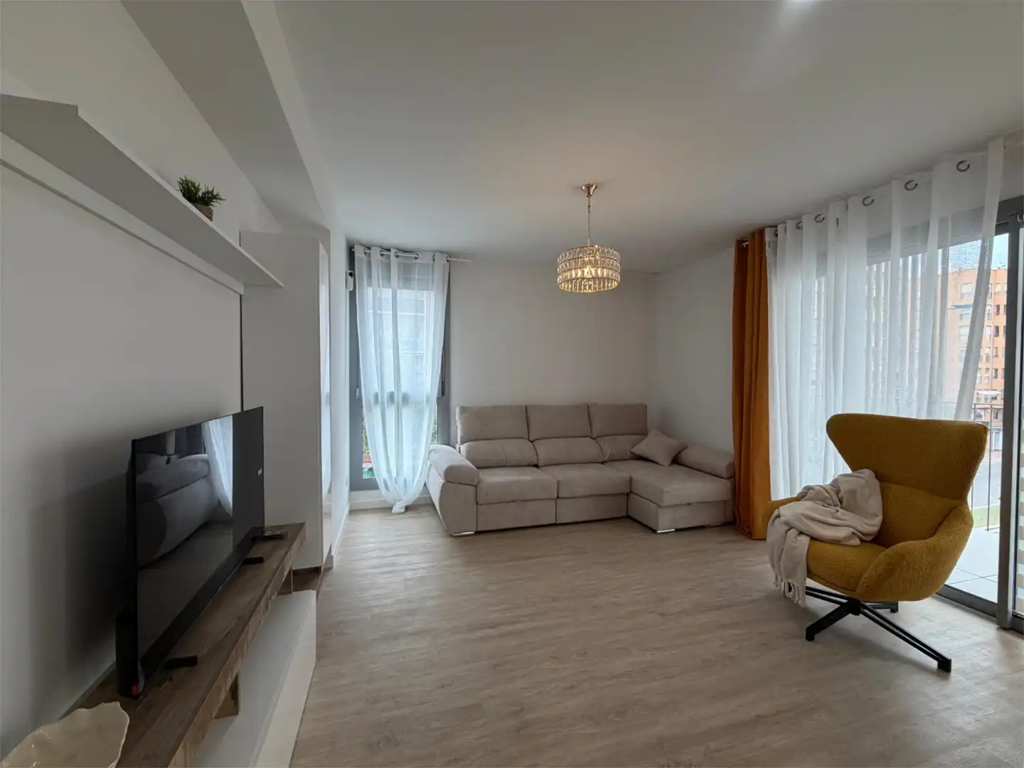 Piso de alquiler en Calle Profesor Ludovico Correa, 1, Benalúa Sala de estar de Piso de alquiler en Alicante / Alacant con Aire acondicionado, Calefacción y Parquet
