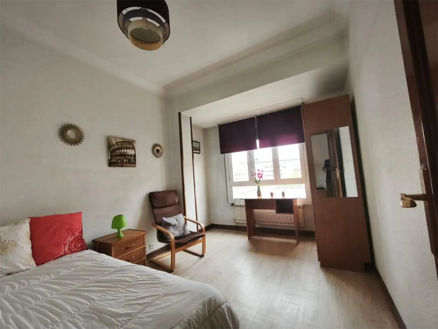 Habitación de Piso de alquiler en Vitoria - Gasteiz con Calefacción, Parquet y Amueblado