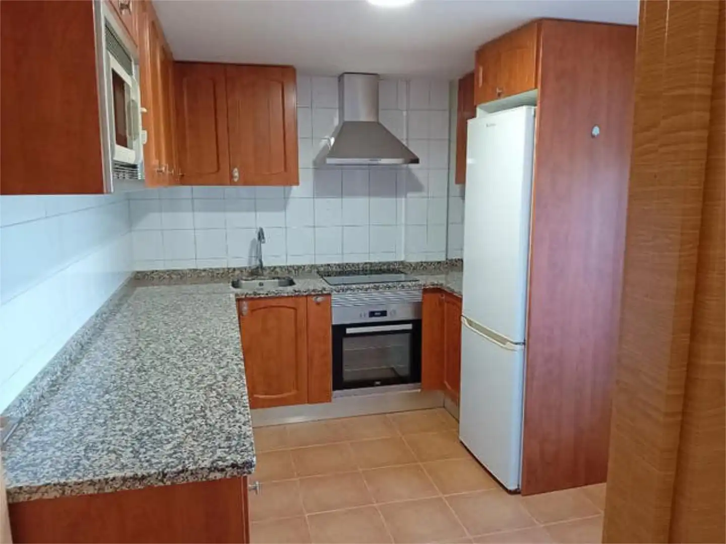 Casa o xalet en venda a Campus Universitario Cuina de Casa o xalet en venda en Cáceres amb Calefacció, Jardí privat i Terrassa