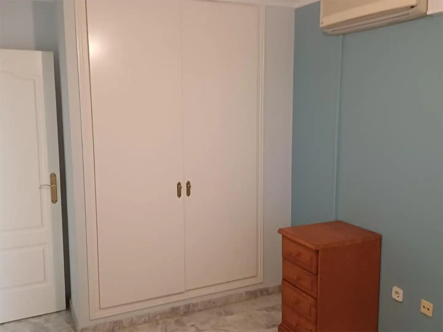 Casa adosada en venda a Calle Venus, 4, San García Dormitori de Casa adosada en venda en Algeciras amb Aire condicionat, Calefacció i Jardí privat