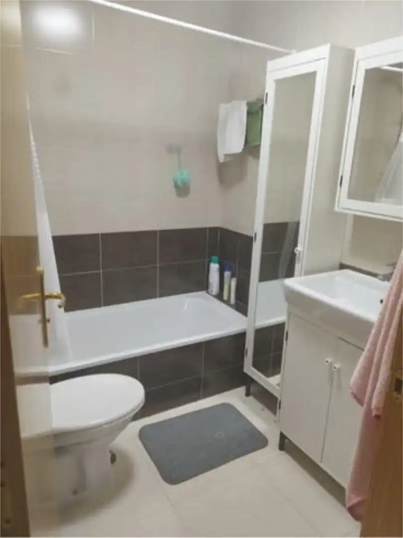 Baño de Apartamento en venta en Ciudad Real con Calefacción y Trastero