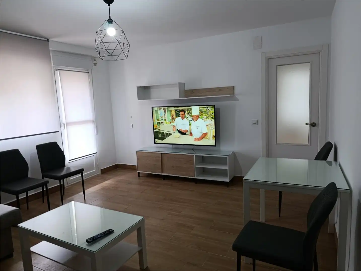 Sala d'estar de Pis de lloguer en Plasencia amb Aire condicionat, Terrassa i Moblat