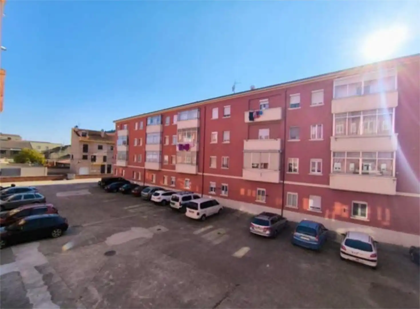 Pis en venda a Venta de Baños Aparcament de Pis en venda en Venta de Baños amb Calefacció, Jardí privat i Terrassa