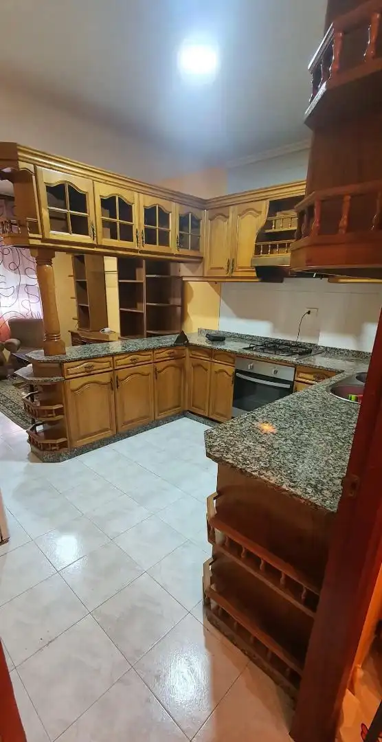 Cuina de Apartament de lloguer en Chantada amb Parquet, Moblat i Forn