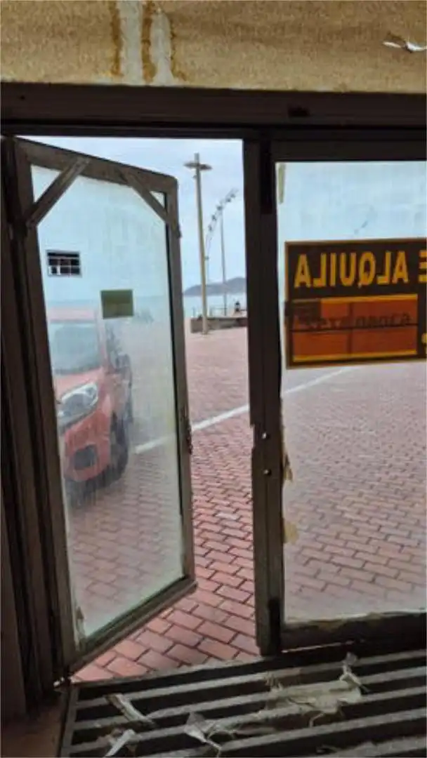Commercial properties for rent in Guanarteme Parking of Commercial properties for rent in Las Palmas de Gran Canaria