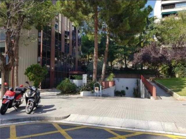 Garaje en Alquiler en Gran Via de Carles III, 124 en Barri de les Corts