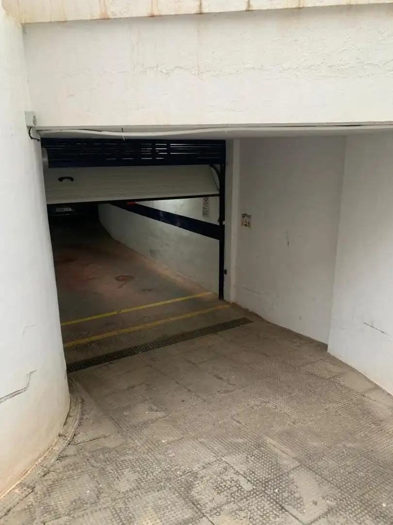 Parkplatz von Garage zum Verkauf in Fuengirola