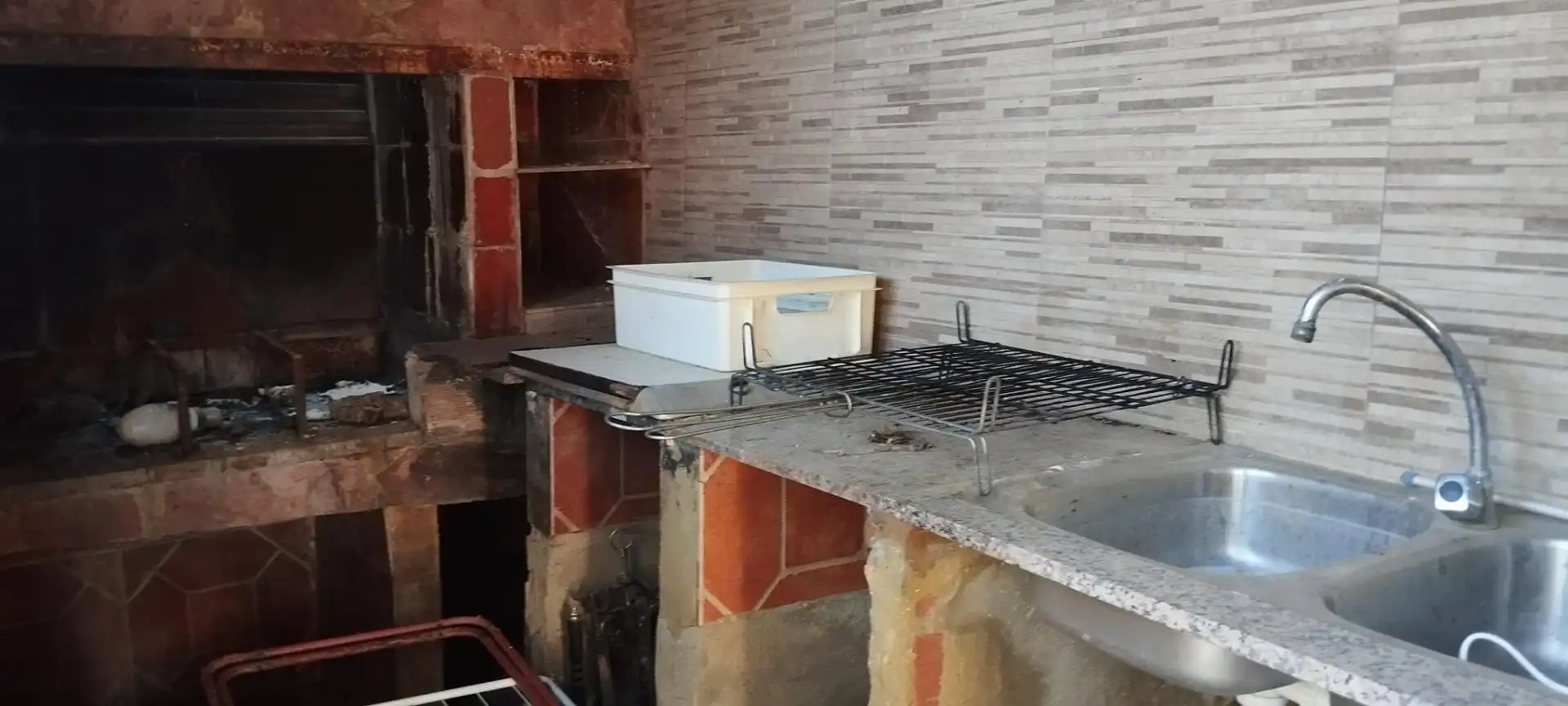 Casa o xalet en venda a Polígono Número 16, 10, Doctor Palos - Alto Palancia Cuina de Casa o xalet en venda en Sagunto / Sagunt amb Terrassa i Piscina