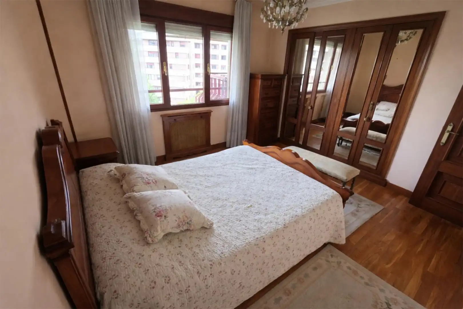 Piso en venta en Avenida de Pedro Masaveu, 29, Auditorio - Seminario - Parque de Invierno Habitación de Piso en venta en Oviedo con Terraza y Balcón