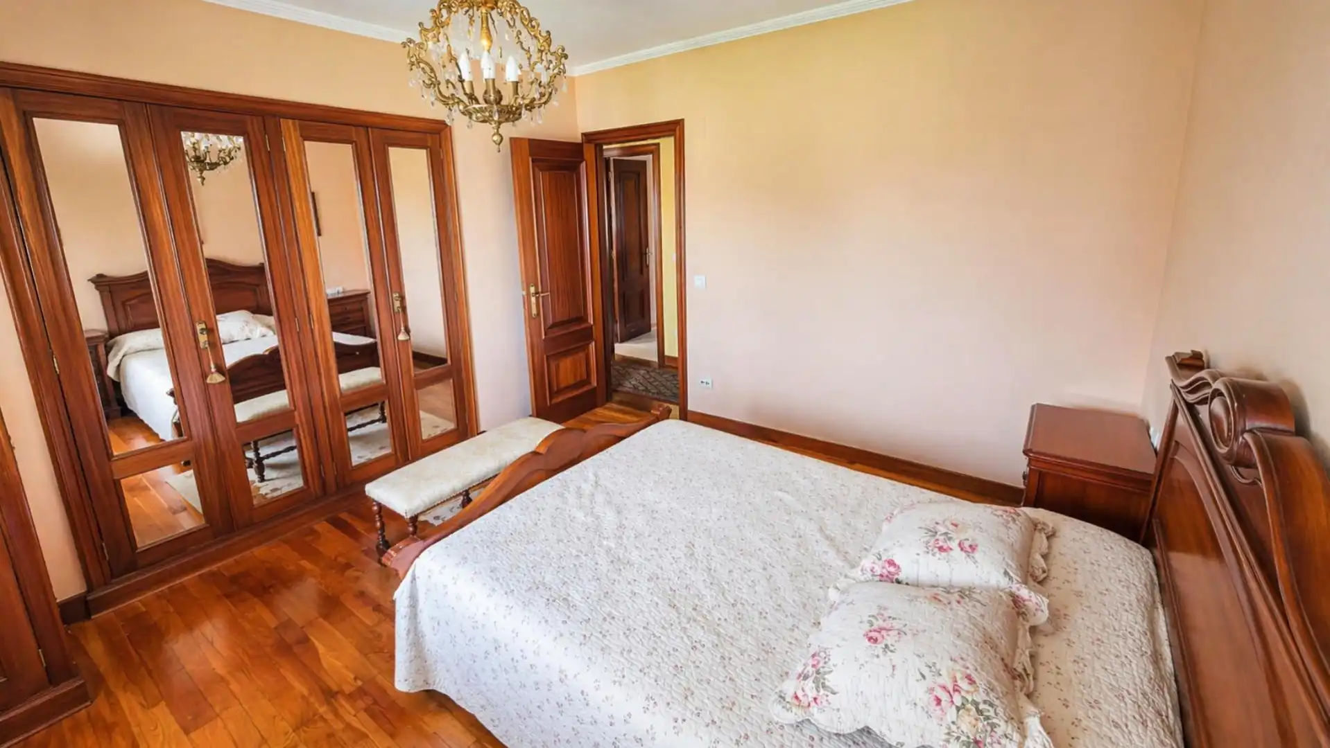 Piso en venta en Avenida de Pedro Masaveu, 29, Auditorio - Seminario - Parque de Invierno Habitación de Piso en venta en Oviedo con Terraza y Balcón