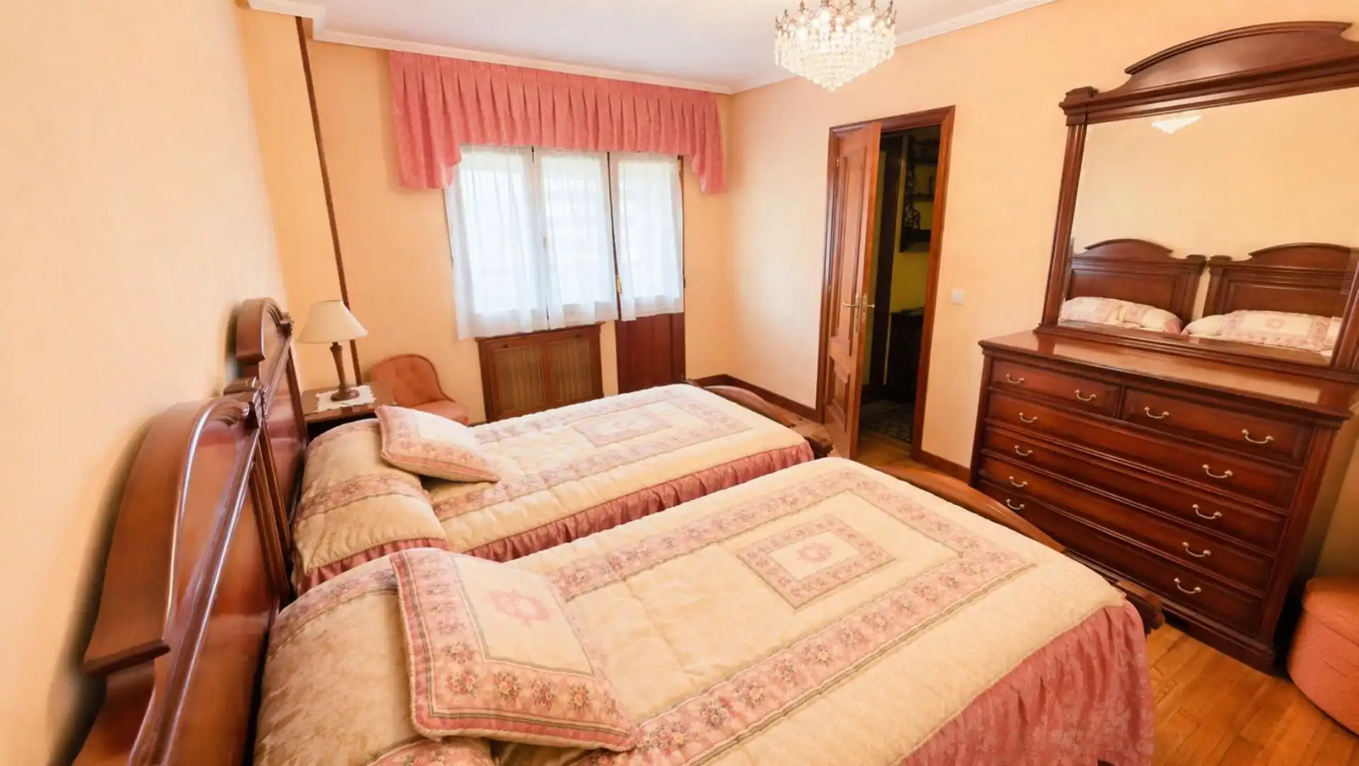 Piso en venta en Avenida de Pedro Masaveu, 29, Auditorio - Seminario - Parque de Invierno Habitación de Piso en venta en Oviedo con Terraza y Balcón
