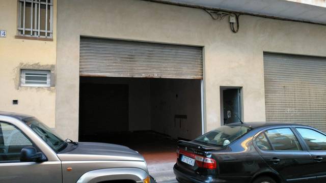 Local comercial en Alquiler en Carrer del Riu Palància, 12 en Ensanche - Río Júcar