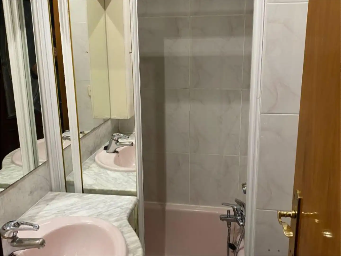 Piso en venta en Travesía de Ronda, 5, Rosas - Musas Baño de Piso en venta en Madrid Capital con Terraza