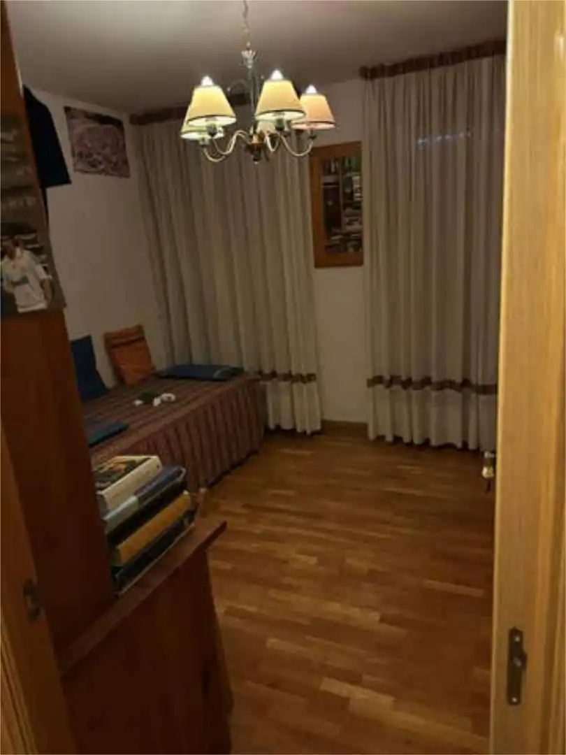Piso en venta en Sangüesa / Zangoza Habitación de Piso en venta en Sangüesa / Zangoza con Calefacción y Trastero