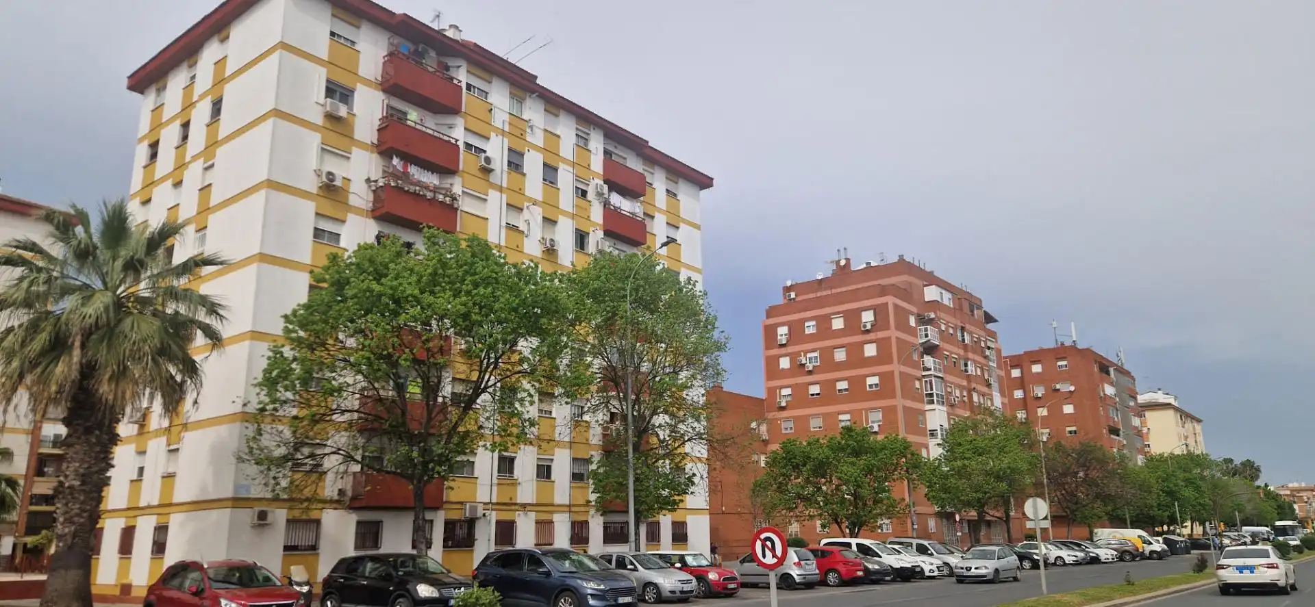 Außenansicht von Wohnung zum Verkauf in  Huelva Capital mit Klimaanlage