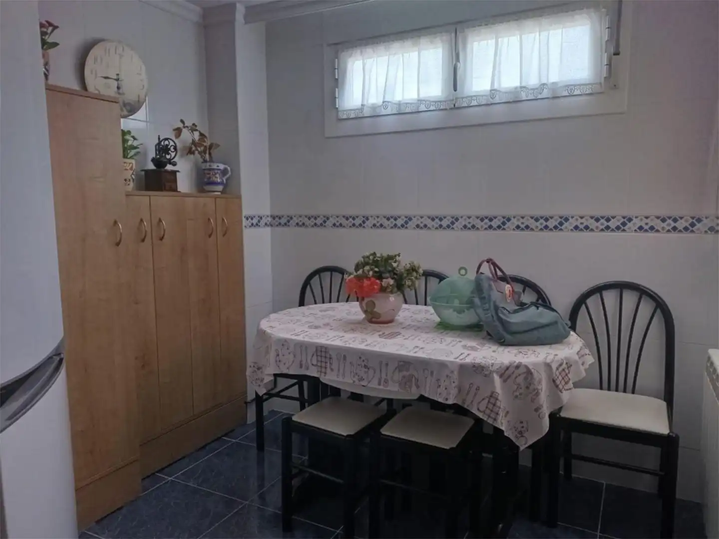 Casa adosada en venda a Calle San José, 21, Alesanco Menjador de Casa adosada en venda en Alesanco amb Terrassa i Balcó