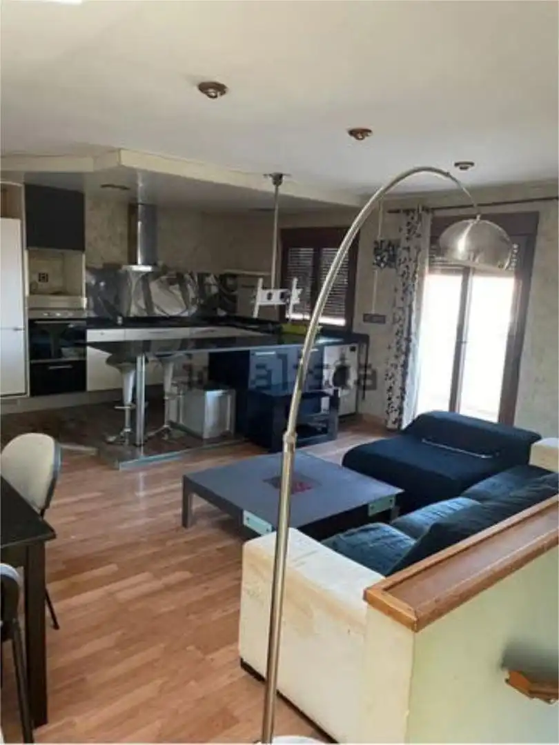 Dachboden zum Verkauf in Tarancón Wohnzimmer von Dachboden zum Verkauf in Tarancón mit Terrasse und Möbliert
