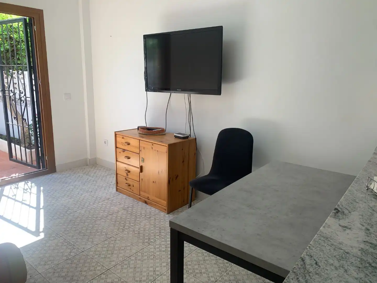Living room of Duplexes for sale in  Almería Capital  with Air Conditioner and Balcony