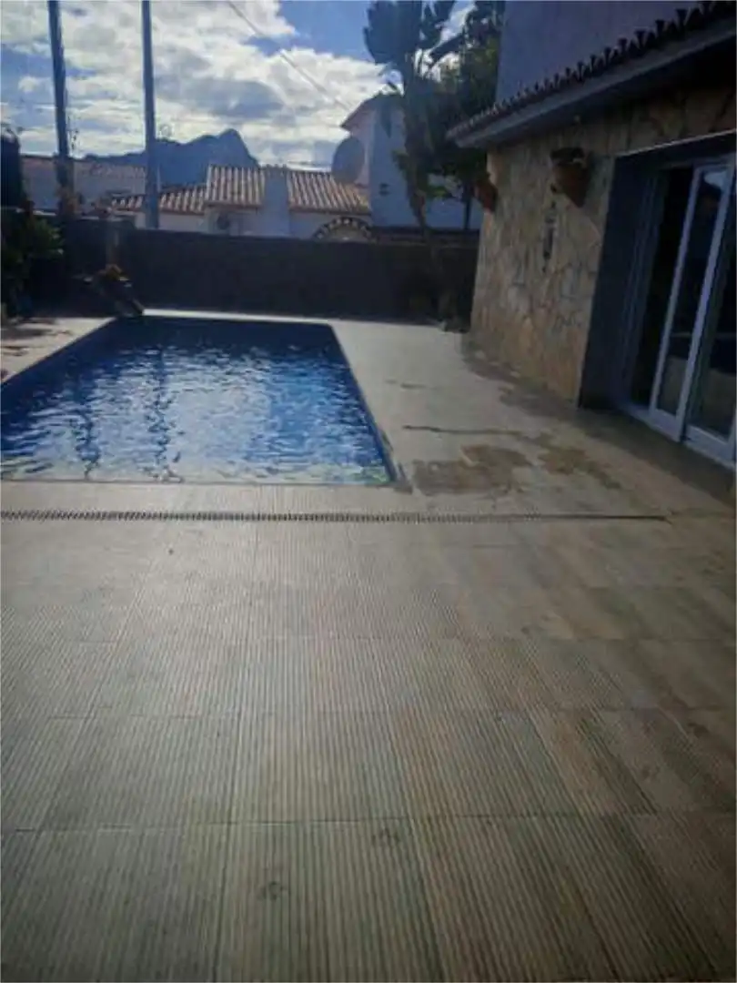 Einfamilien-Reihenhaus zum Verkauf in Carrió - La Merced - Los Pinos Schwimmbecken von Einfamilien-Reihenhaus zum Verkauf in Calpe / Calp mit Terrasse und Schwimmbad