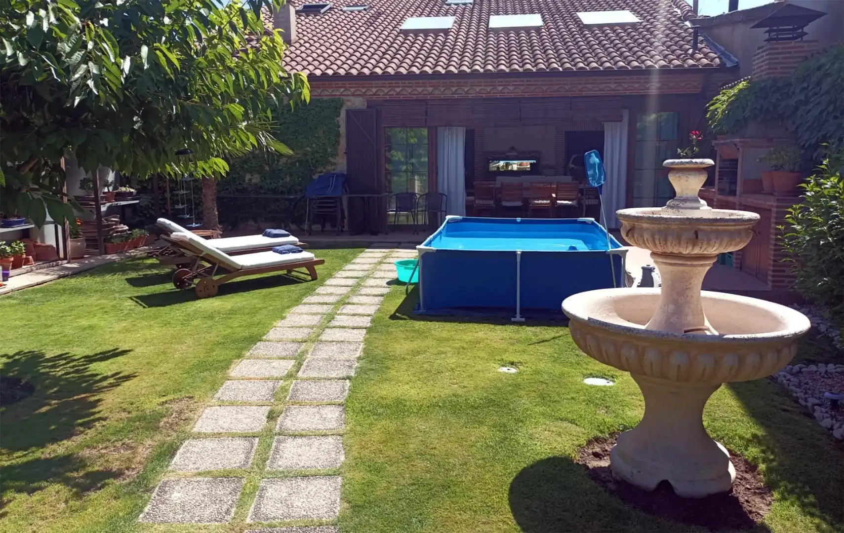 Piscina de Casa adosada en venta en Arabayona de Mógica con Calefacción, Jardín privado y Parquet
