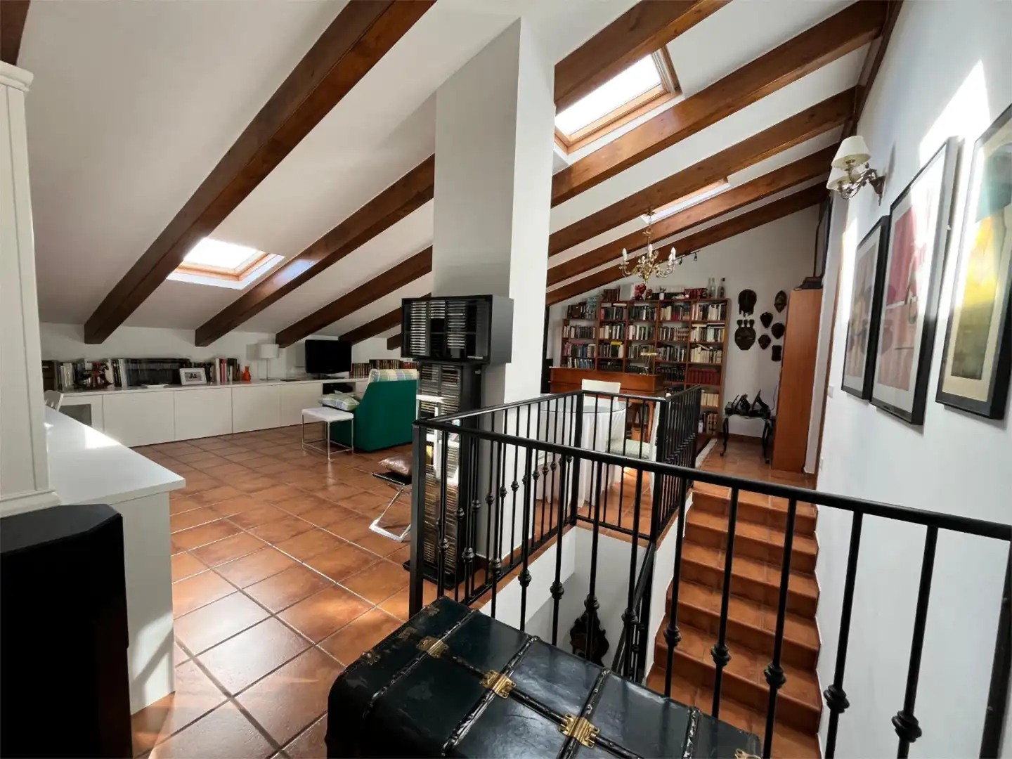 Casa adosada en venda a Calle Ramón y Cajal, 22, Arabayona de Mógica Sala d'estar de Casa adosada en venda en Arabayona de Mógica amb Calefacció, Jardí privat i Parquet