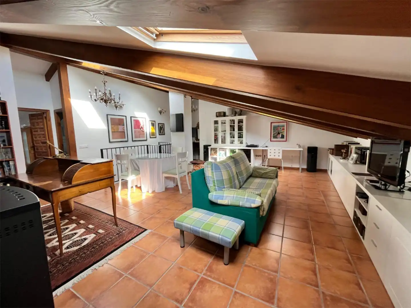 Casa adosada en venda a Calle Ramón y Cajal, 22, Arabayona de Mógica Sala d'estar de Casa adosada en venda en Arabayona de Mógica amb Calefacció, Jardí privat i Parquet