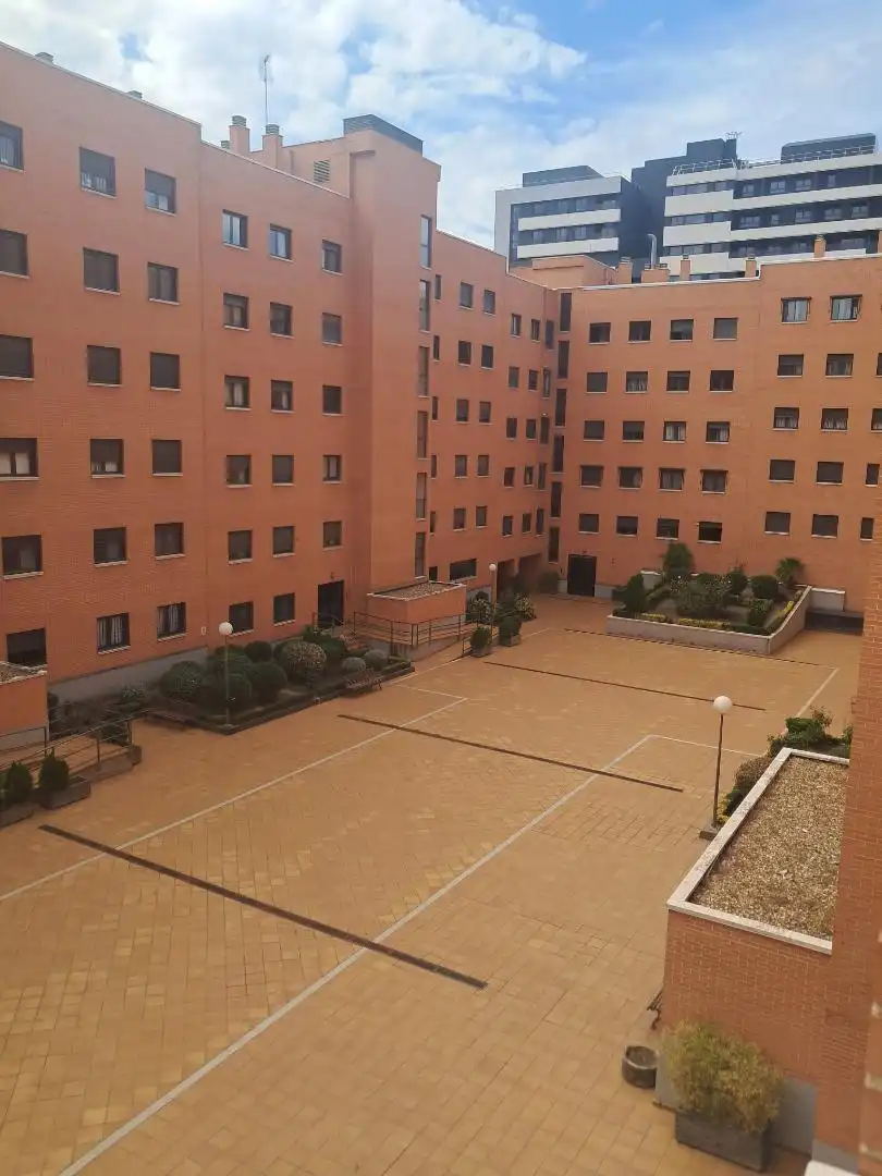 Vista exterior de Piso en venta en Madrid con Aire acondicionado, Calefacción y Parquet